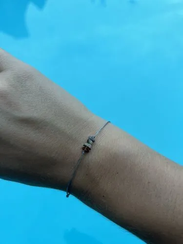 TIMI OF SWEDEN Tourmaline Chip armbånd turmalin