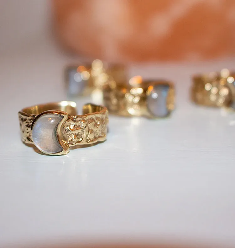 Wos Mini Luna ring messing guld med månesten
