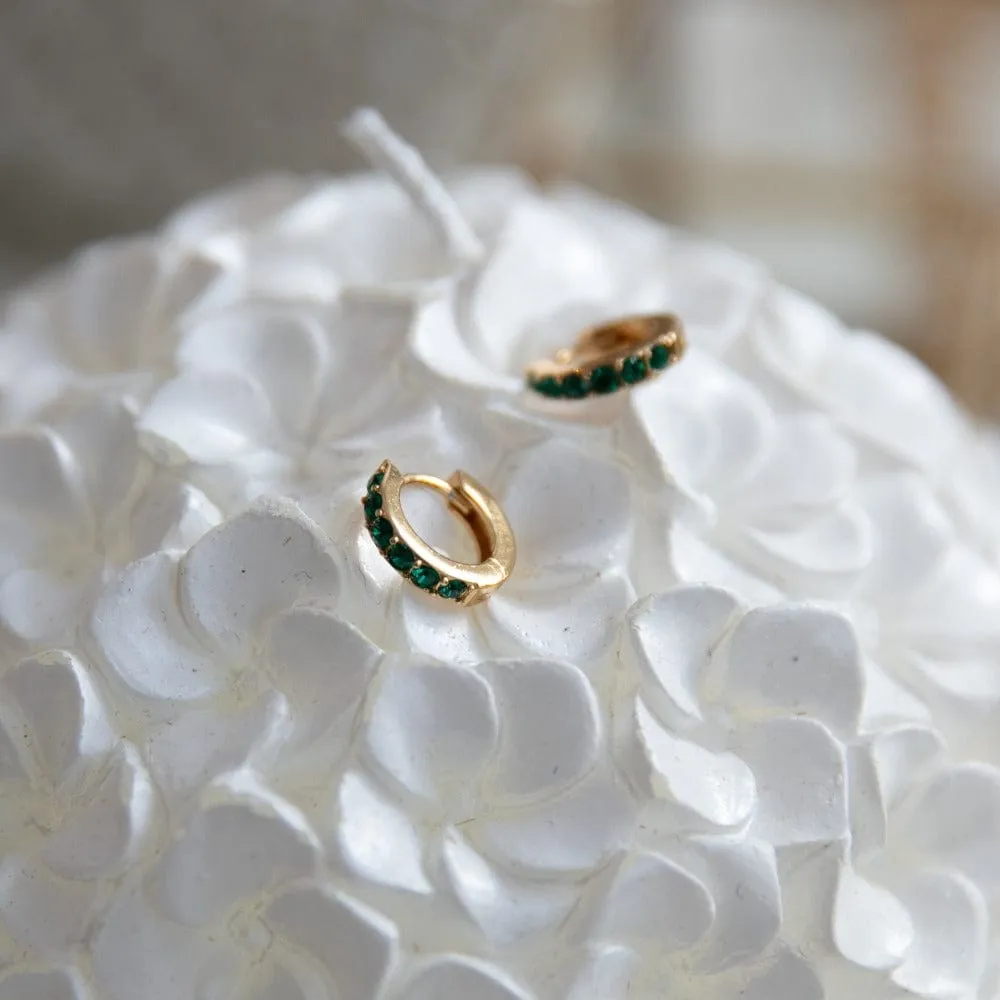 Orelia Emerald Swarovski huggie hoops guld grøn