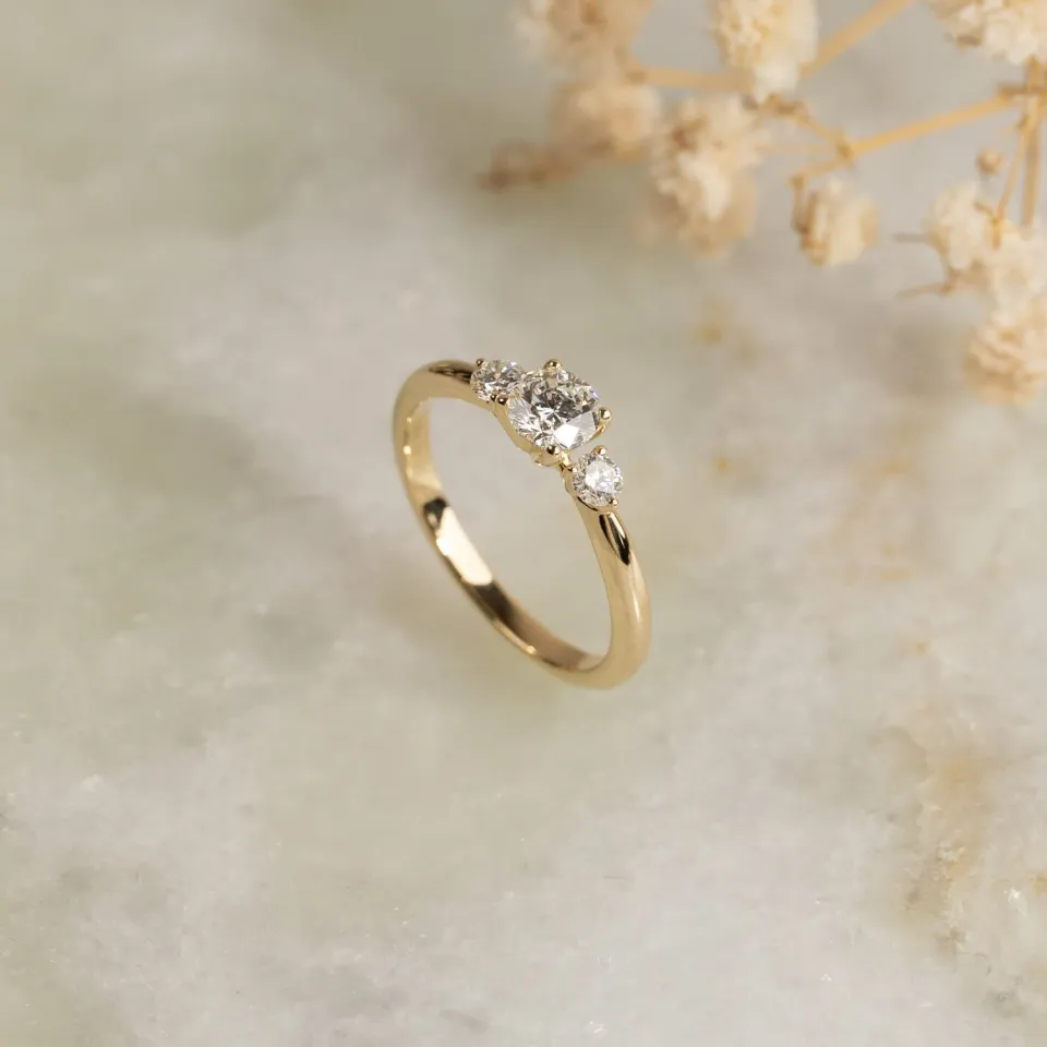 Sisi Copenhagen Round Trilogy diamantring guld 0,7 ct