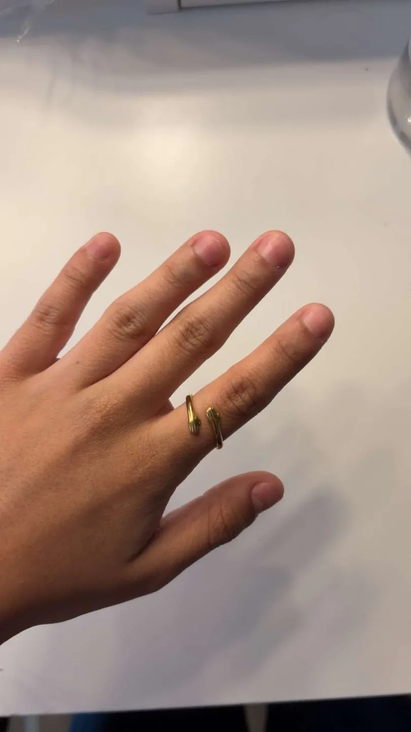 Timi of Sweden Kara Hug Me ring justerbar guld