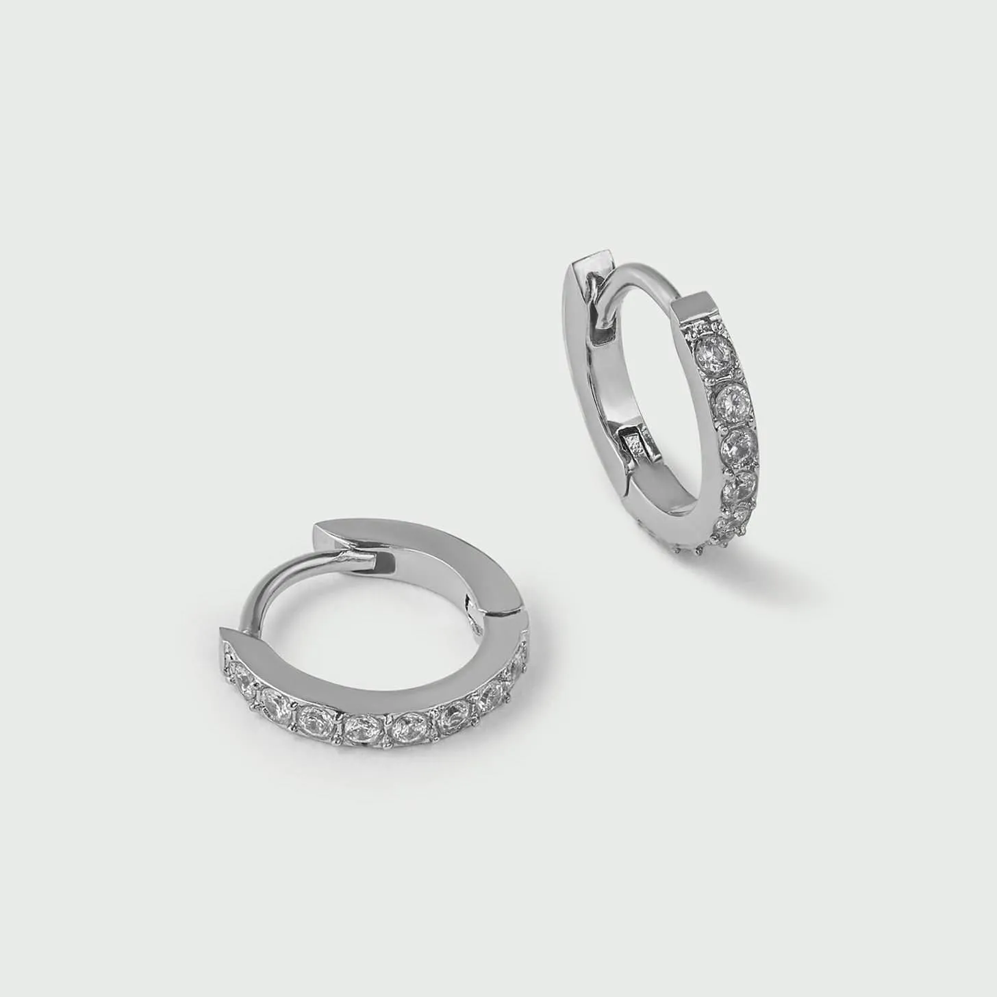 Orelia LUXE Pavé Huggie Hoop øreringe sølv med krystal