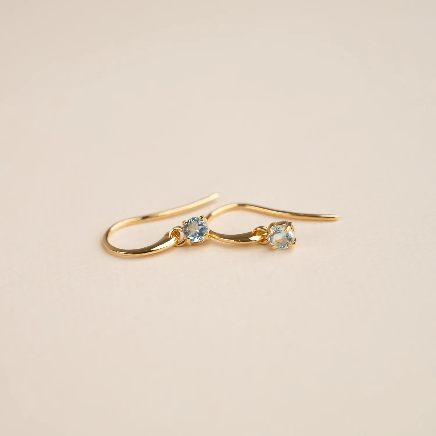 Sisi Copenhagen Gemma Blue Topaz Golden Hook øreringe forgyldt
