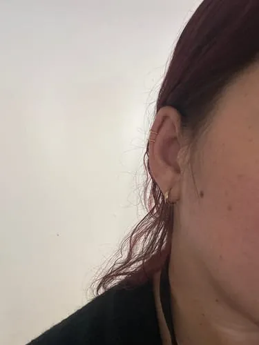 TIMI OF SWEDEN Uli earcuff guld 10 mm par rustfrit