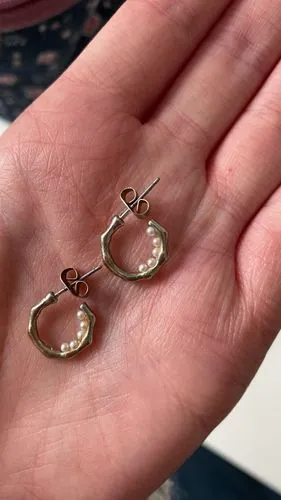 TIMI OF SWEDEN Small Hoops øreringe perler forgyldt