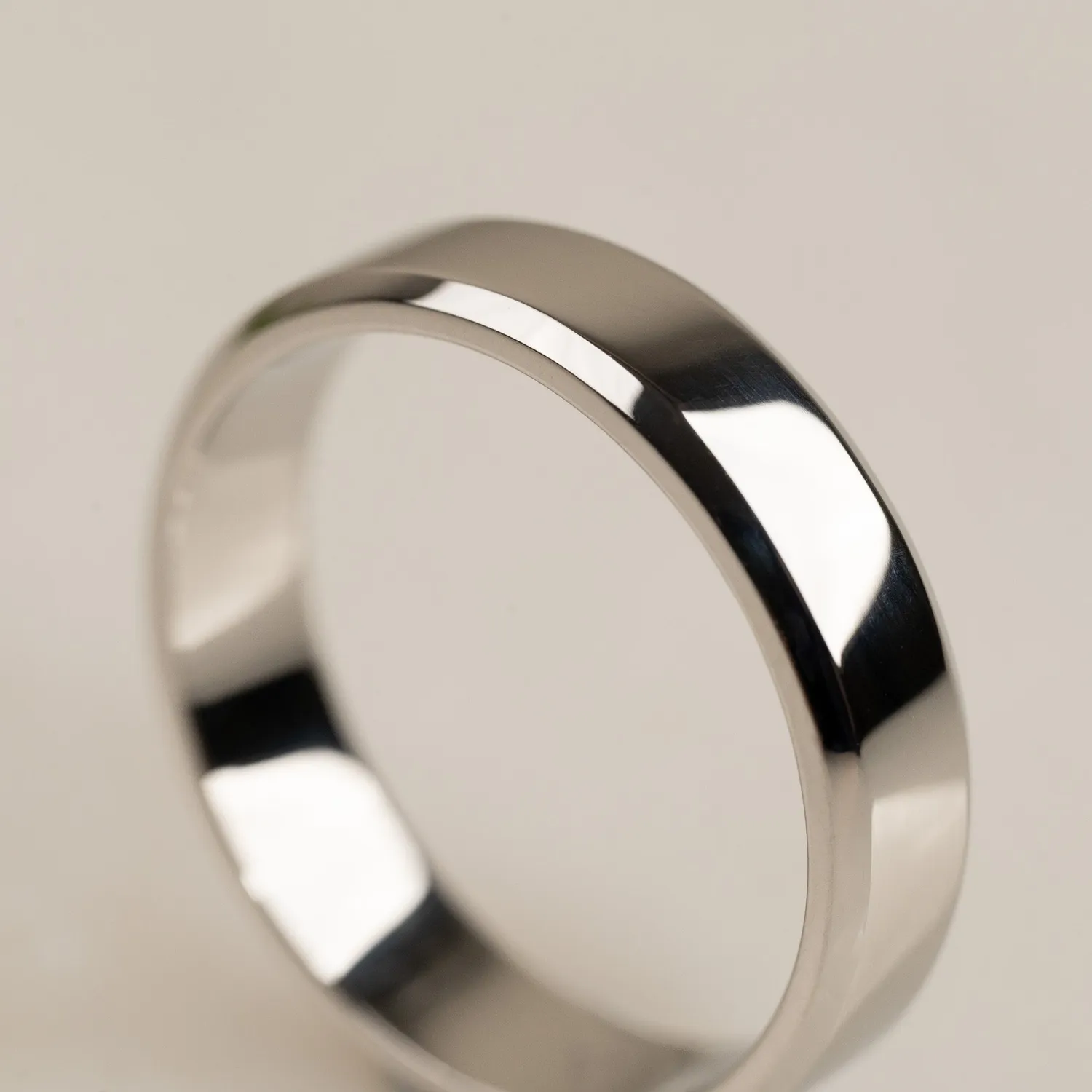 Sisi Copenhagen Angled Edge vielsesring platin 5 mm str. 62