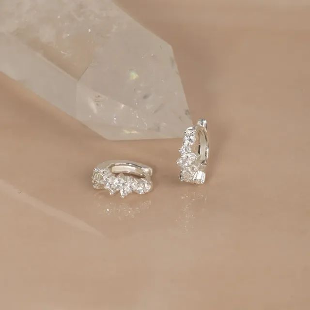 Sisi Copenhagen Clair Crystal Mini Huggie øreringe sølv zirkon
