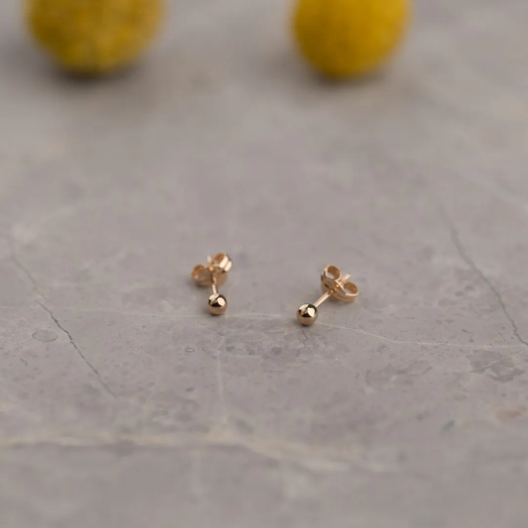 Sisi Copenhagen Dot ørestikkere guld 9 kt 3 mm par