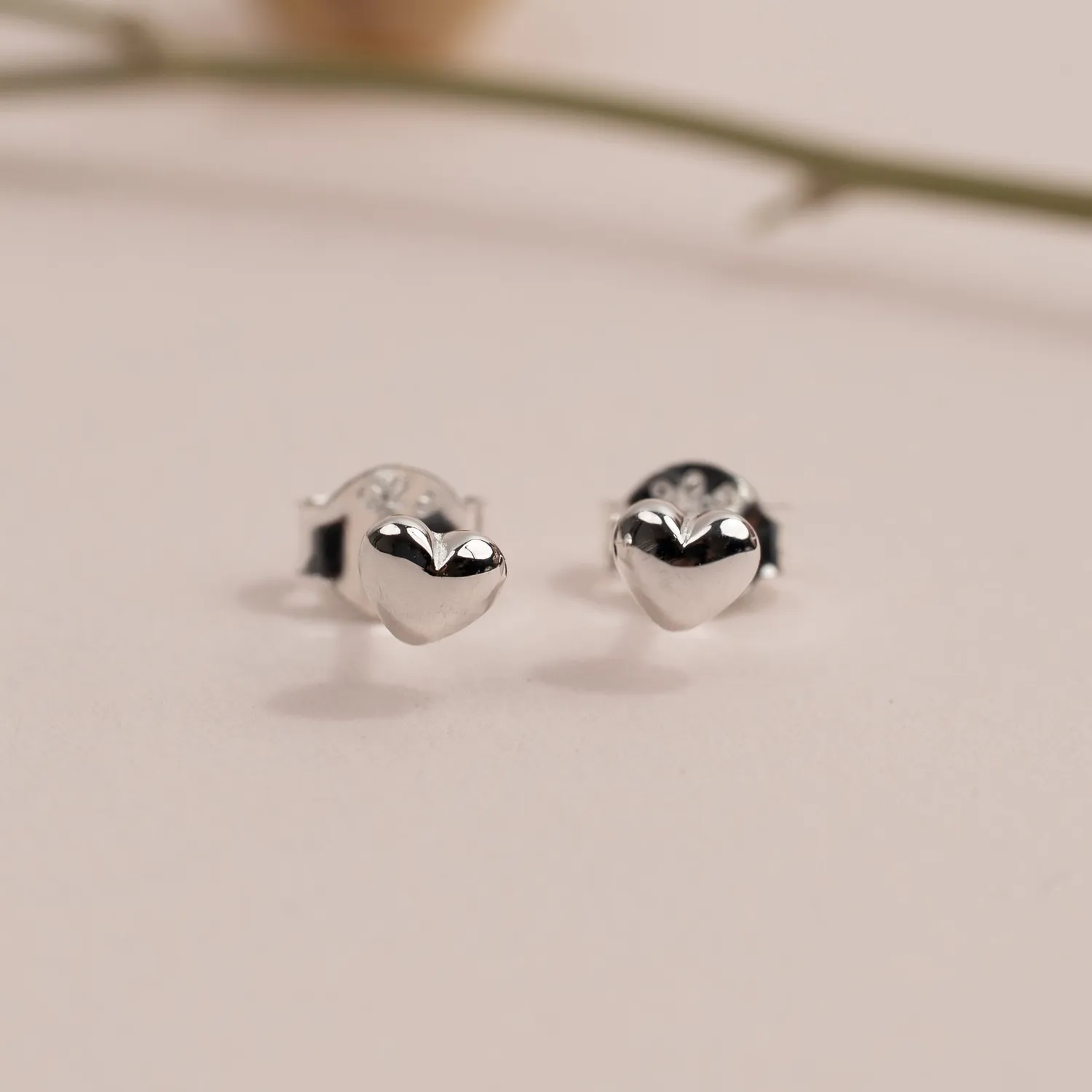 Sisi Copenhagen Valentina Silver ørestikker hjerte 4mm