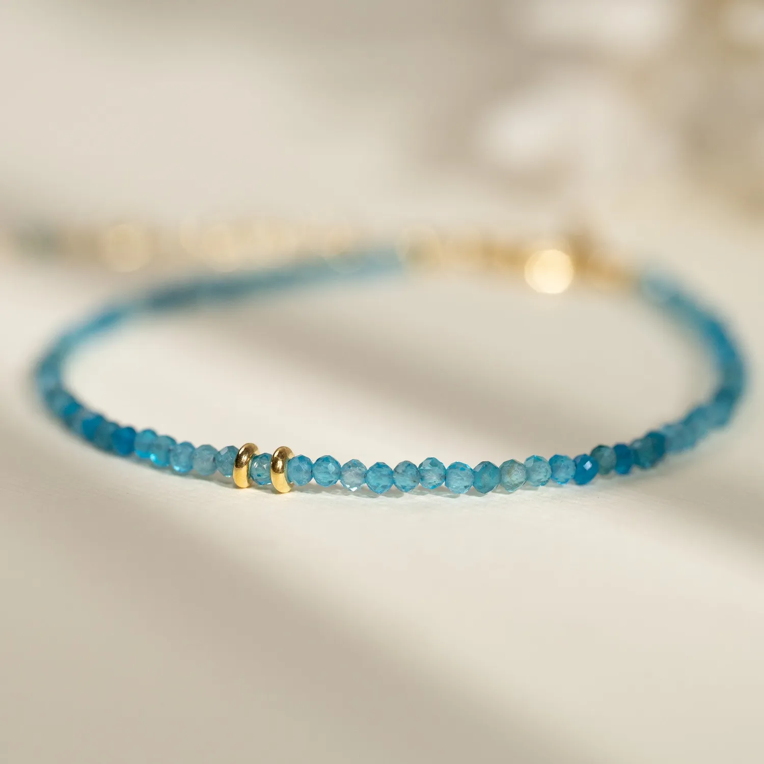 Sisi Copenhagen Eliana Blue Apatite armbånd forgyldt blå 16+4 cm