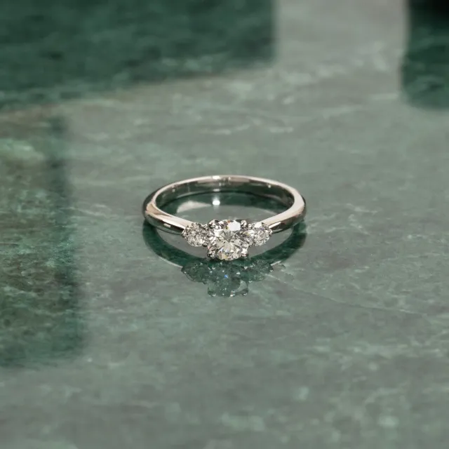 Sisi Copenhagen Round Trilogy diamantring 0,7 ct hvidguld