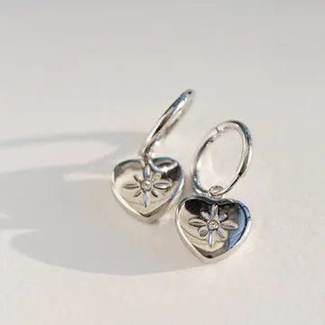 TIMI OF SWEDEN Lola hoops hjerte rustfrit stål guld