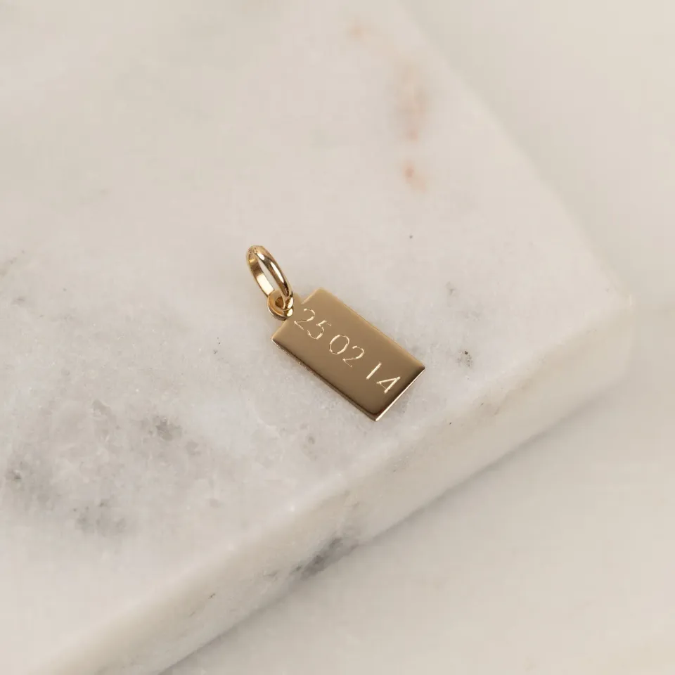 Sisi Copenhagen Engravable rektangulært guldvedhæng 9 kt