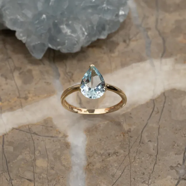 Sisi Copenhagen Esther ring 9 kt guld blå topas dråbe