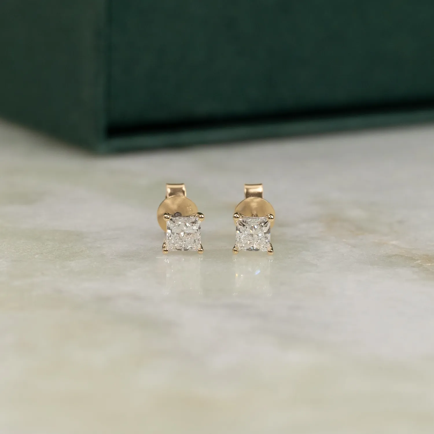 Sisi Copenhagen Solitaire Princess-Cut ørestikker guld 1,15 ct