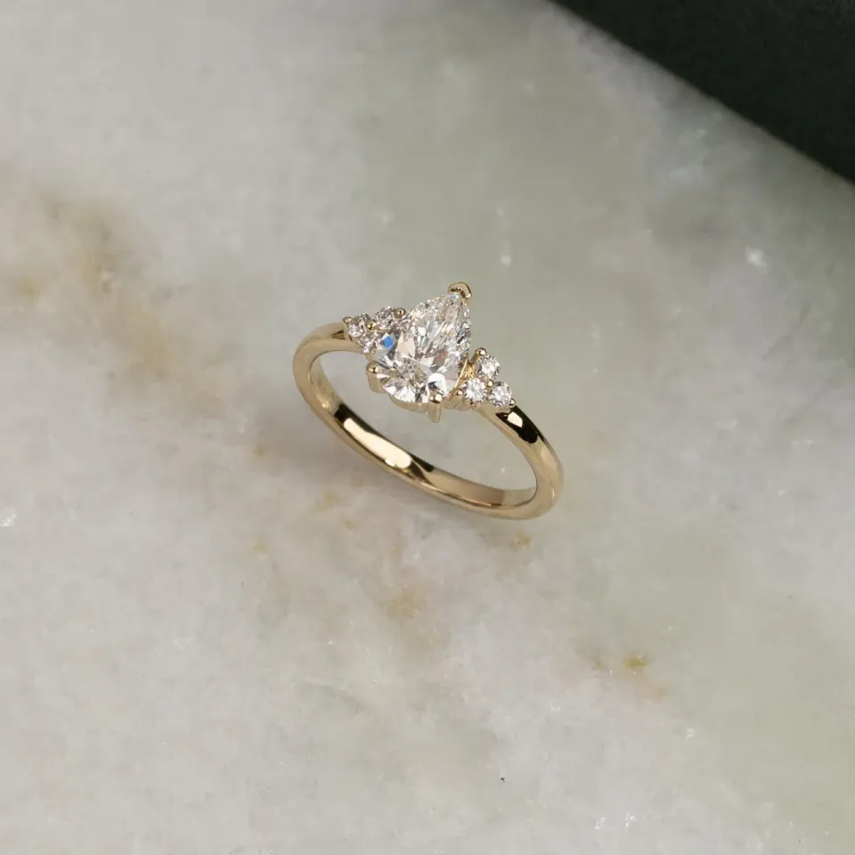 Sisi Copenhagen Pear Triad 0,65 ct ring guld 14 kt hvid