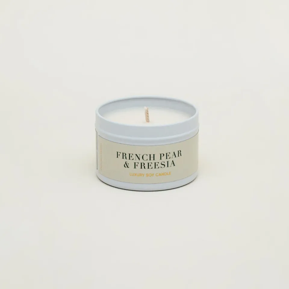 Orelia French Pear Freesia duftlys tin 10 timer