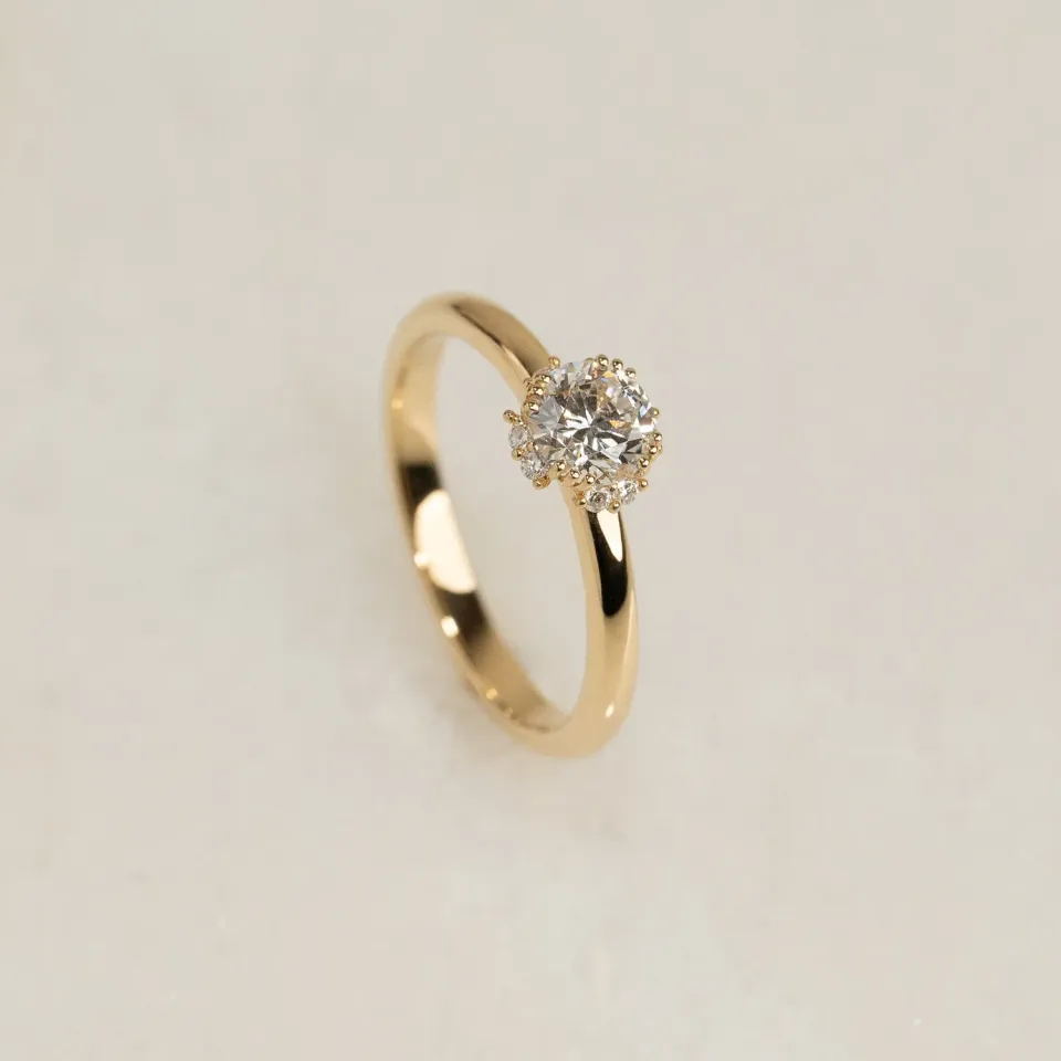 Sisi Copenhagen Demi Hidden Halo diamantring 0,55 ct 14 kt