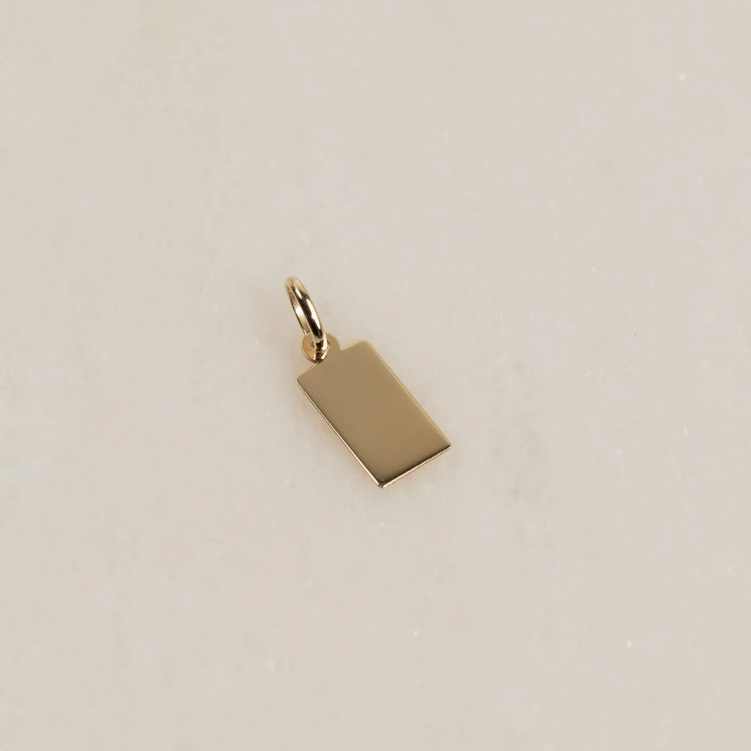 Sisi Copenhagen Engravable rektangulært guldvedhæng 9 kt