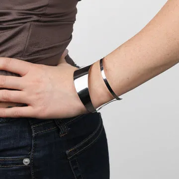 TIMI OF SWEDEN Krista armbånd chunky bangle rustfrit stål