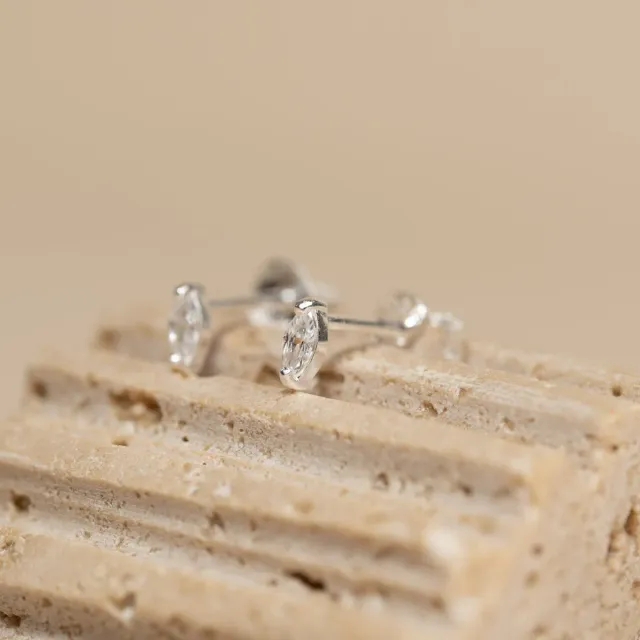 Sisi Copenhagen Feline ørestikker sølv med zirkon 5 mm