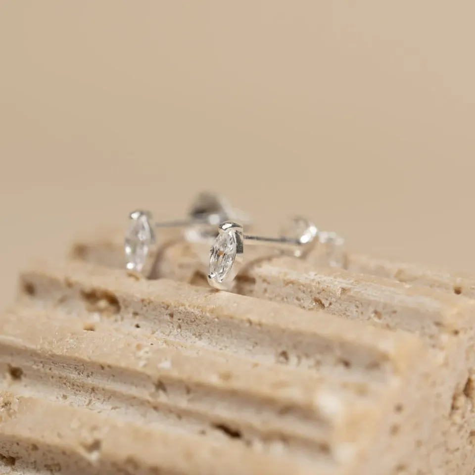 Sisi Copenhagen Feline ørestikker sølv med zirkon 5 mm