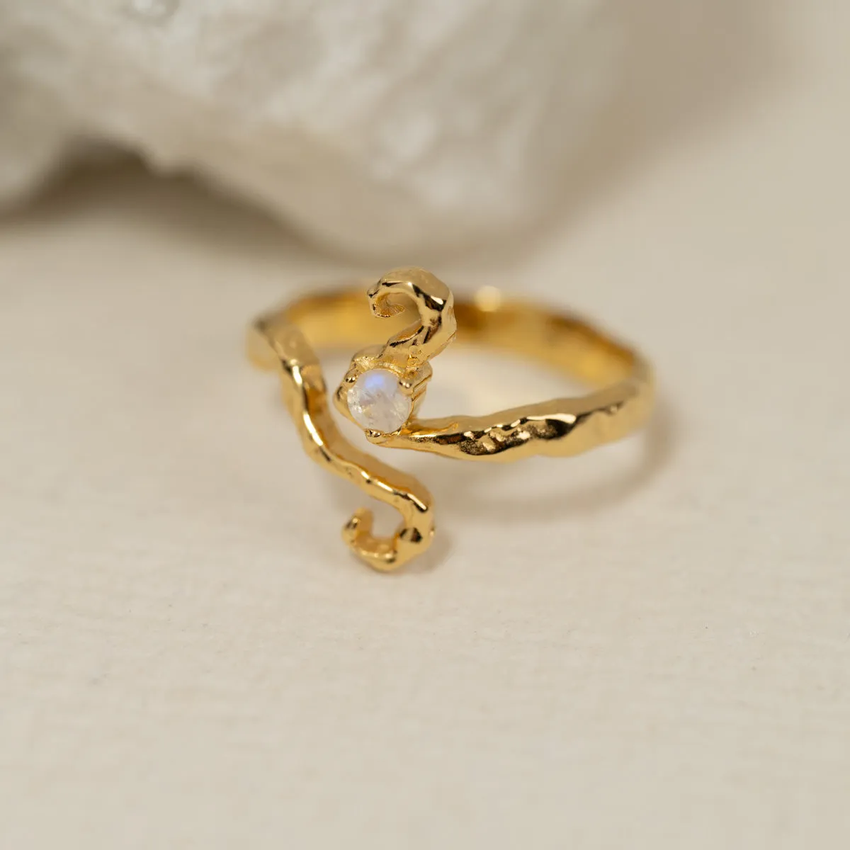 Sisi Copenhagen Aurelia ring forgyldt månesten 3 mm