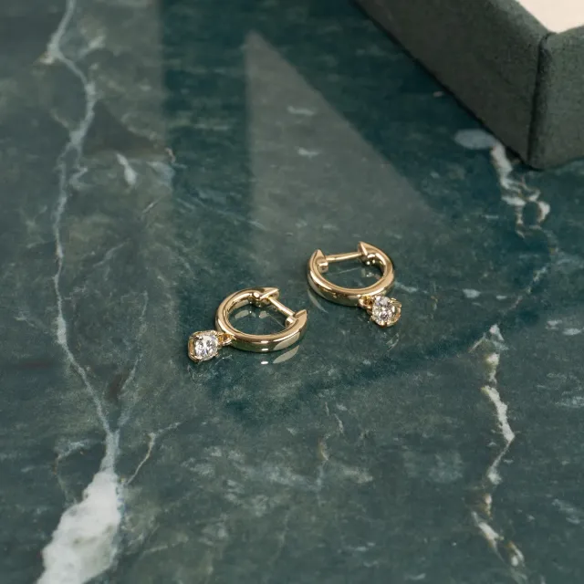 Sisi Copenhagen Solitaire Drop creoler 14kt guld 0,4ct