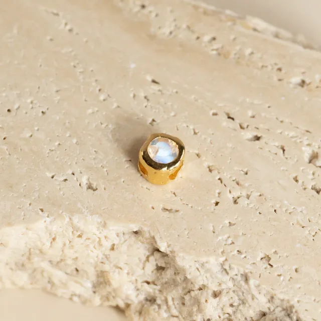 Sisi Copenhagen Selene Moonstone vedhæng forgyldt månesten
