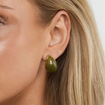 TIMI OF SWEDEN Carin Green Resin ørestikker guld grøn