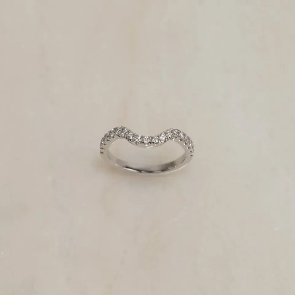 Sisi Copenhagen Wide Curve alliancering 0,36 ct hvidguld