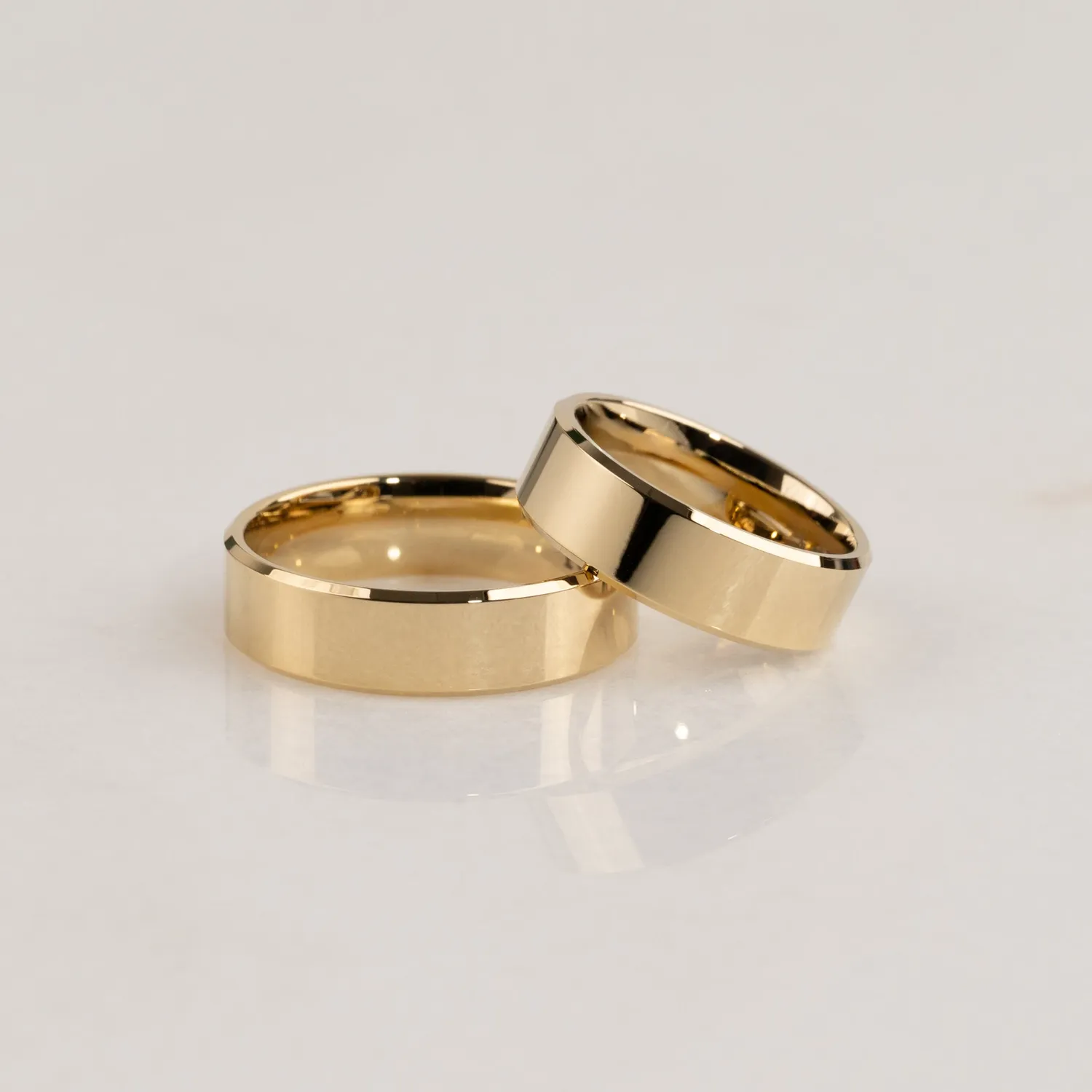 Sisi Copenhagen Beveled Flat Comfort vielsesring 6 mm guld