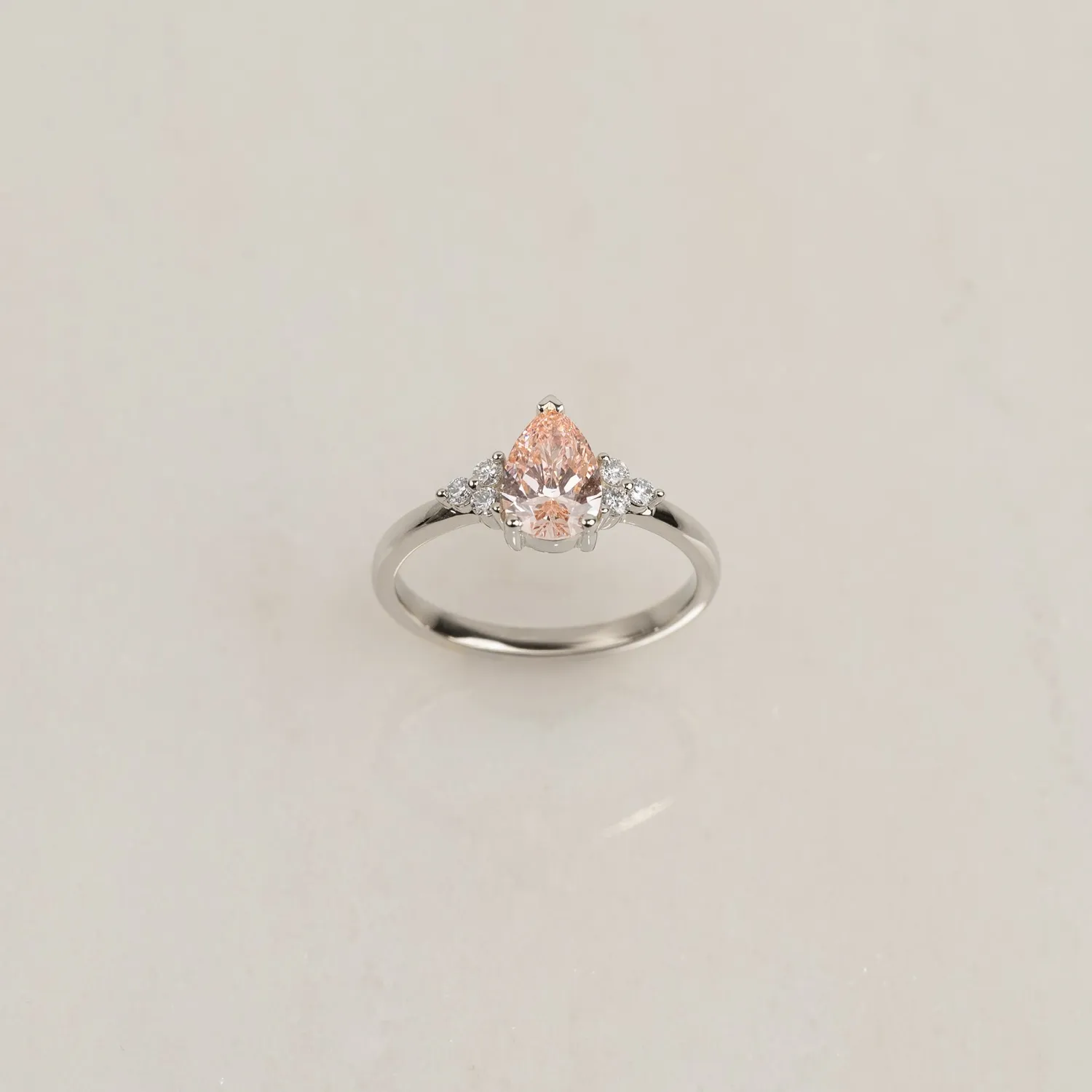 Sisi Copenhagen Pear Triad 0,65 ct ring guld 14 kt hvid