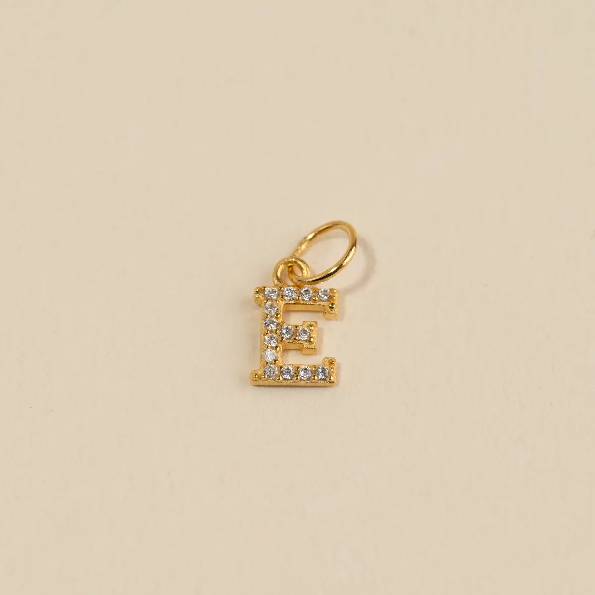 Sisi Copenhagen Letter Crystal bogstavvedhæng forgyldt A-Z