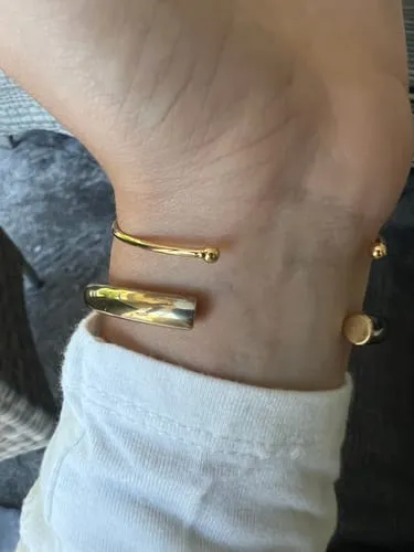 TIMI OF SWEDEN Maeve Statement bangle vandfast guld