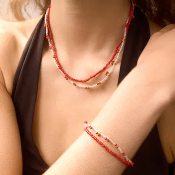 TIMI OF SWEDEN Leonie cherry armbånd dobbelt 17 cm