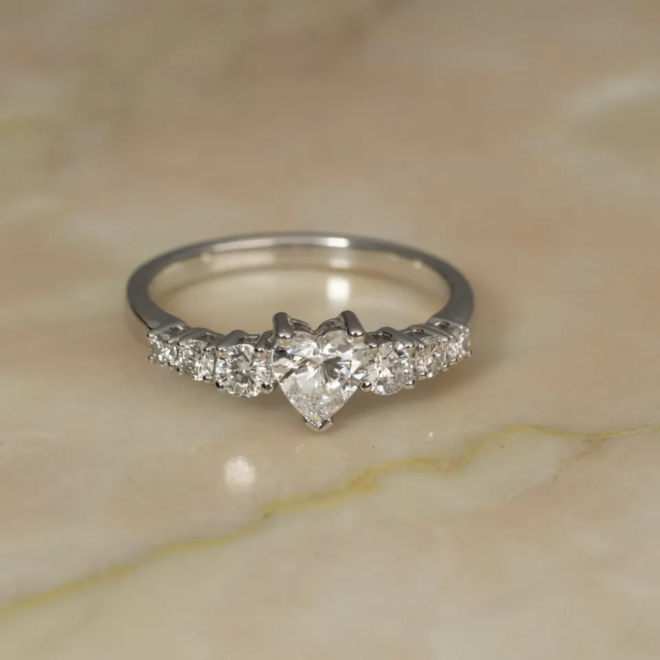 Sisi Copenhagen Seven-Stone Heart diamantring 0,75ct hvid 14kt