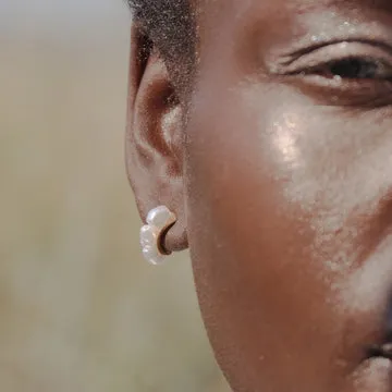 TIMI OF SWEDEN Essie perle hoops øreringe guld 16 mm