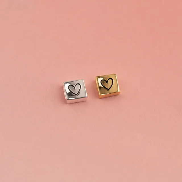 Sisi Copenhagen Box Heart Pendant vedhæng 8 mm forgyldt