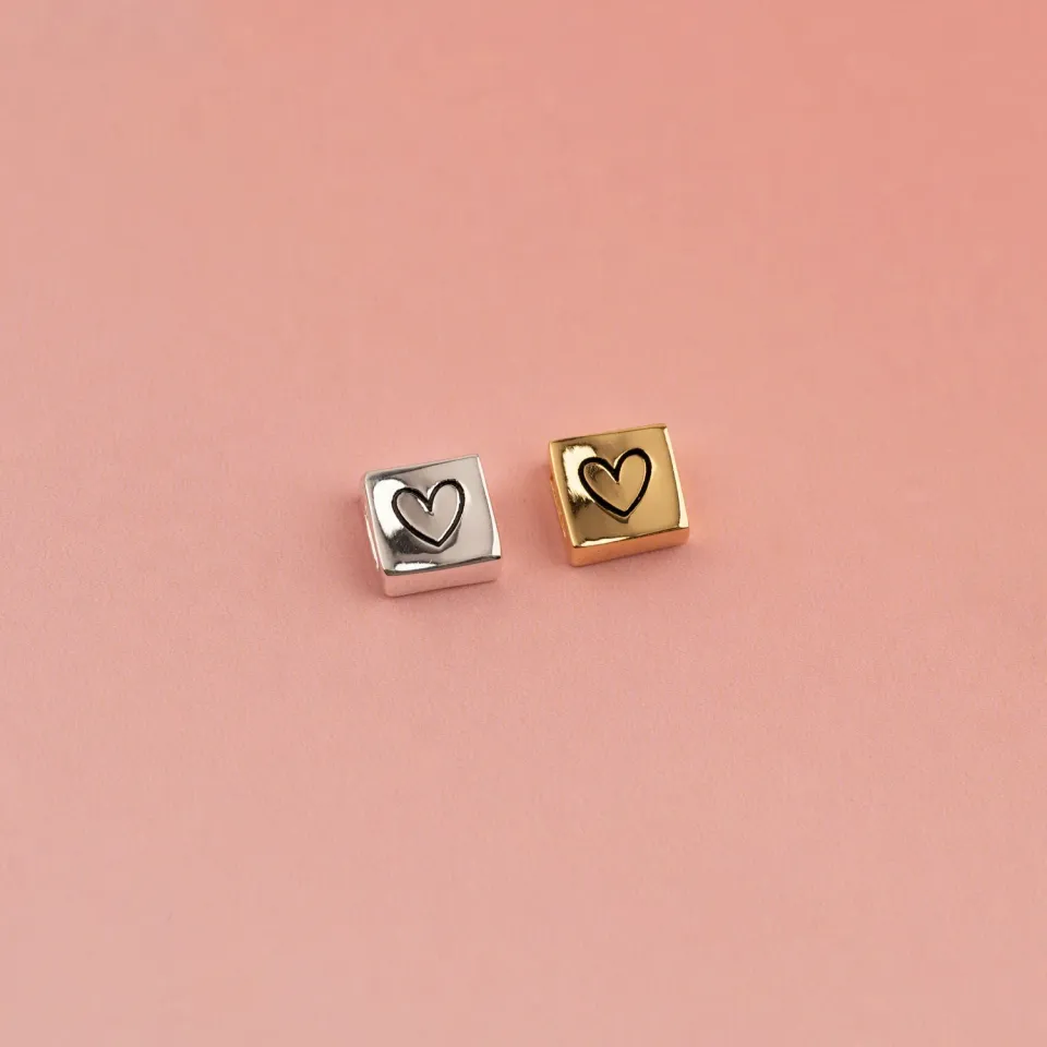 Sisi Copenhagen Box Heart Pendant vedhæng 8 mm forgyldt