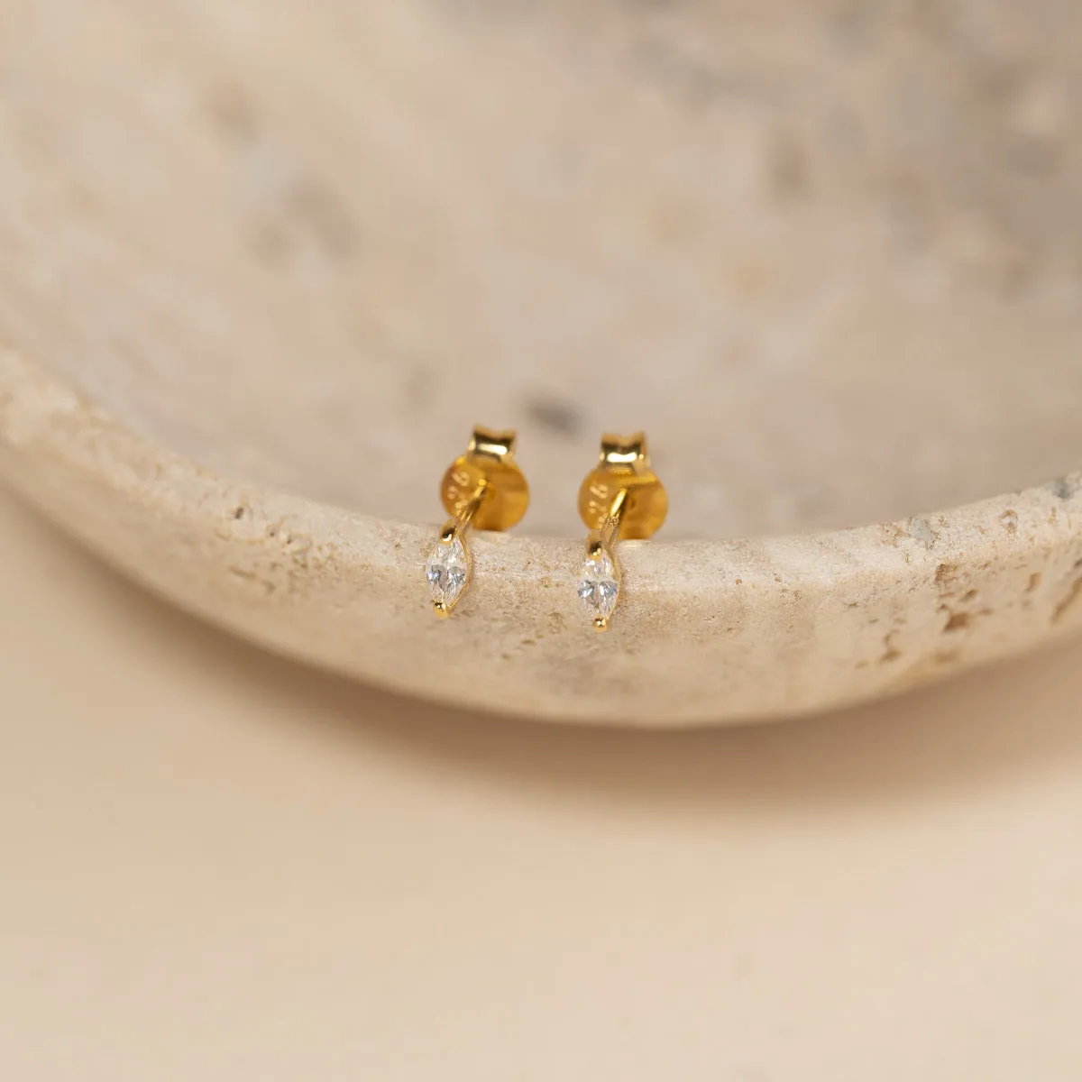 Sisi Copenhagen Feline Crystal ørestikker forgyldt zirkonia