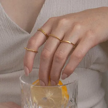 TIMI OF SWEDEN Evi Thin Twisted ring forgyldt str. 17