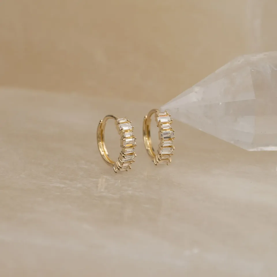 Sisi Copenhagen Isolde Crystal creoler massivt guld zirkonia