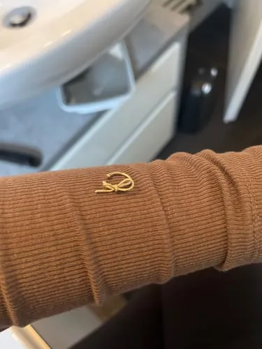 TIMI OF SWEDEN Juliette sløjfe earcuff guld single