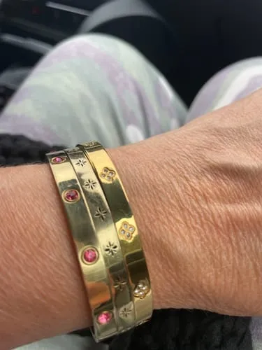 TIMI OF SWEDEN Liv krystal kløver armbånd guld