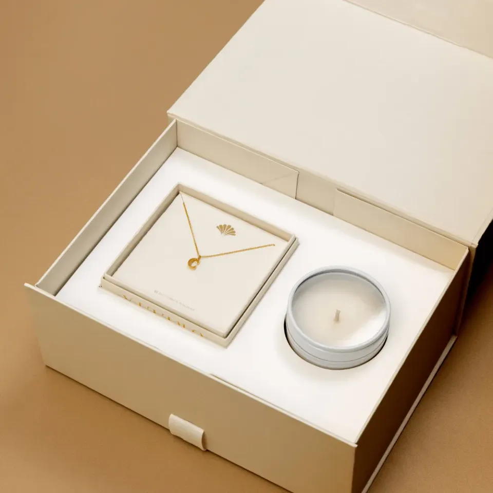 Orelia Luxe Initial Candle gavesæt guld vandfast