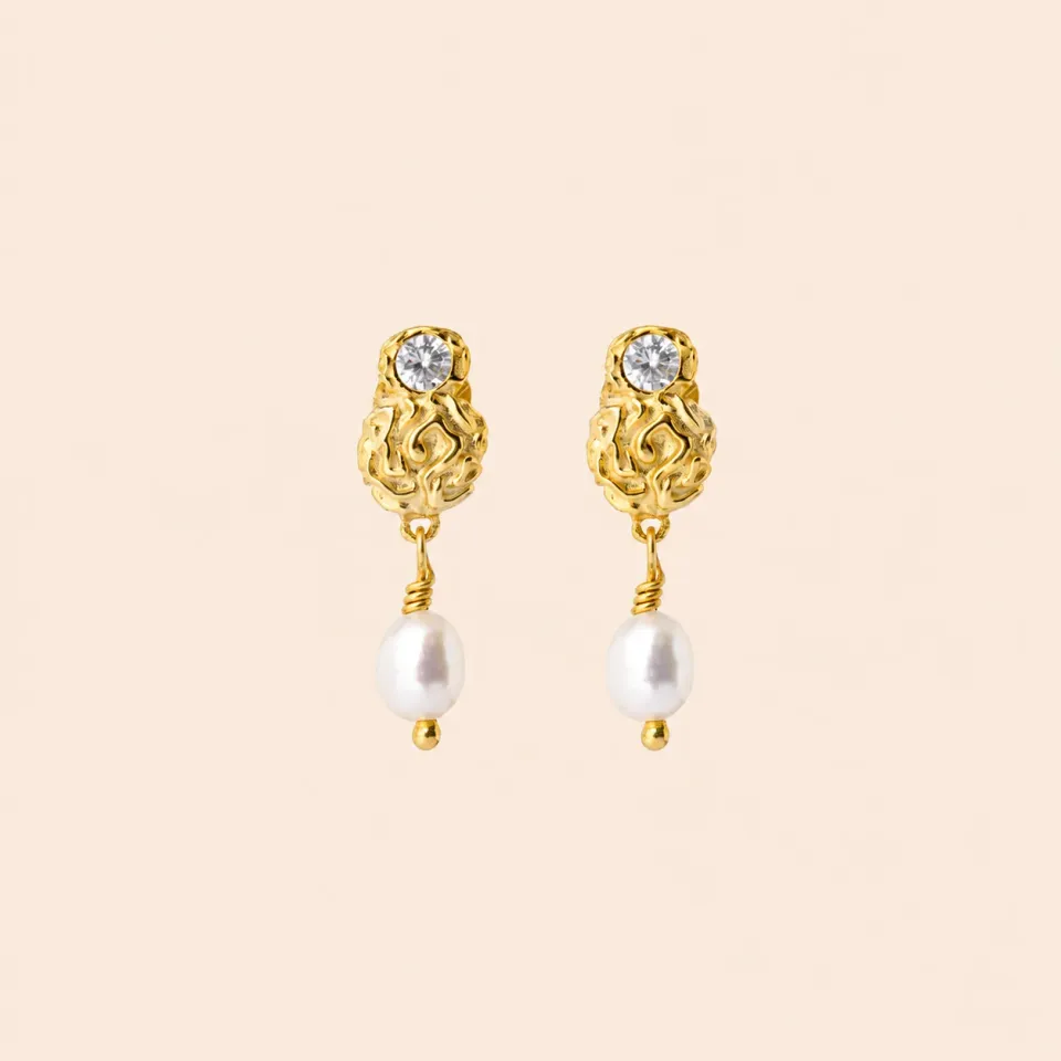 Lulo Jewelry Tully ørering guld ferskvandsperle enkelt