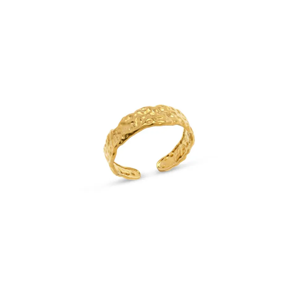 TIMI OF SWEDEN Tone hamret ring forgyldt justerbar