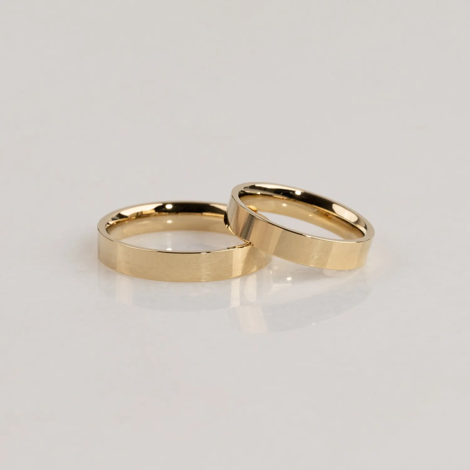 Sisi Copenhagen Simple Flat Comfort vielsesring 4 mm guld