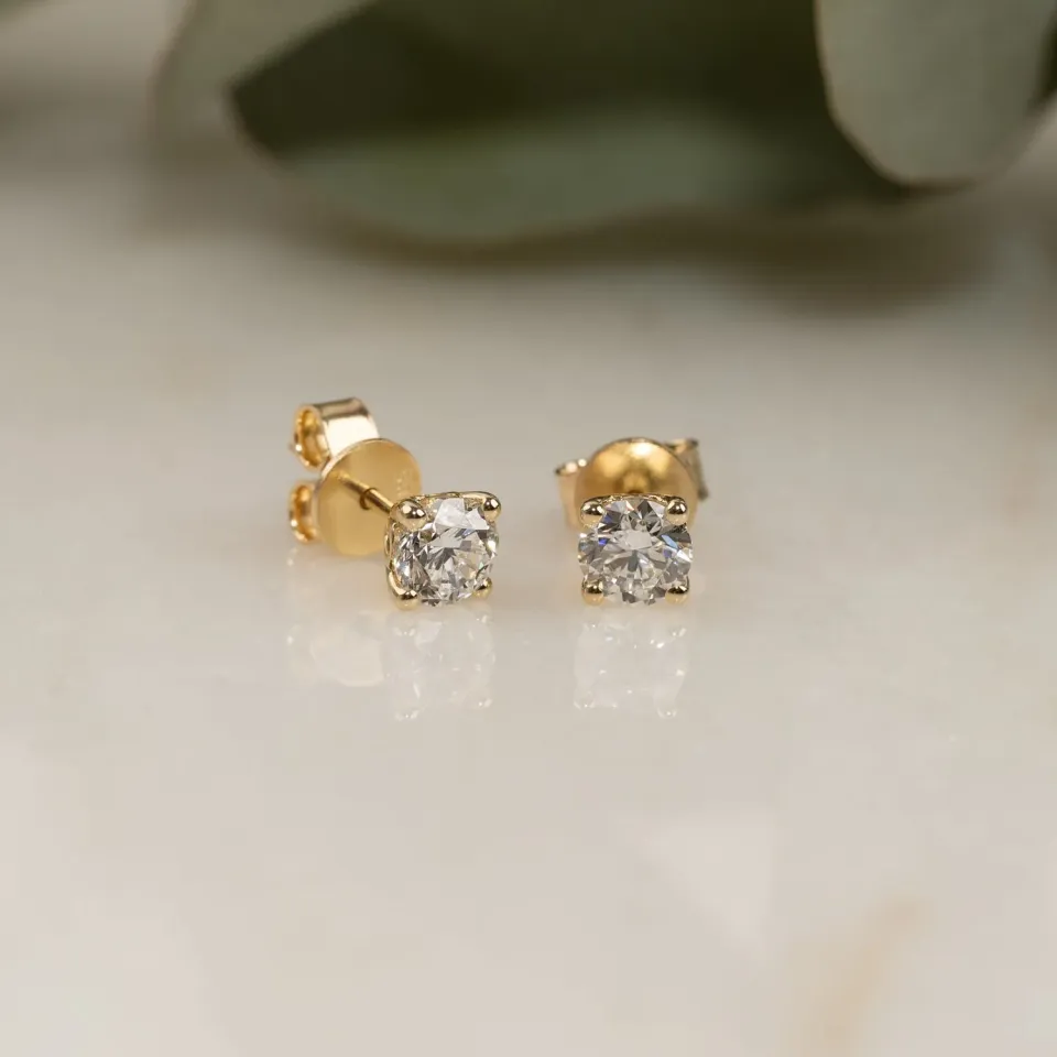 Sisi Copenhagen Classic Solitaire ørestikker guld 1,0 ct